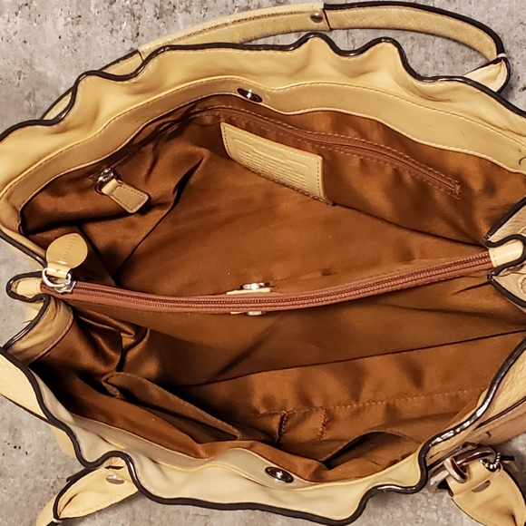 Coach Bag - Picture 5 of 9